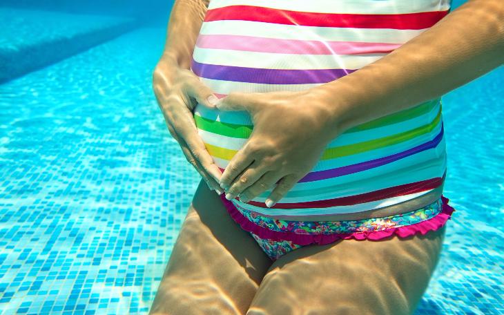 На что будущей маме стоит обратить внимание при занятиях в б...